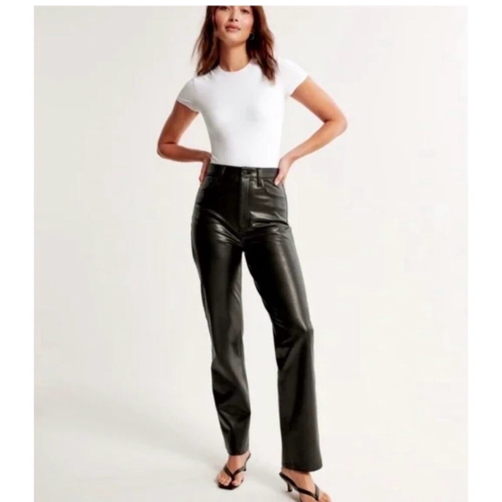 Abercrombie & Fitch Faux Leather 90s Straight Ultra High Rise Curve Love 27 4 S
